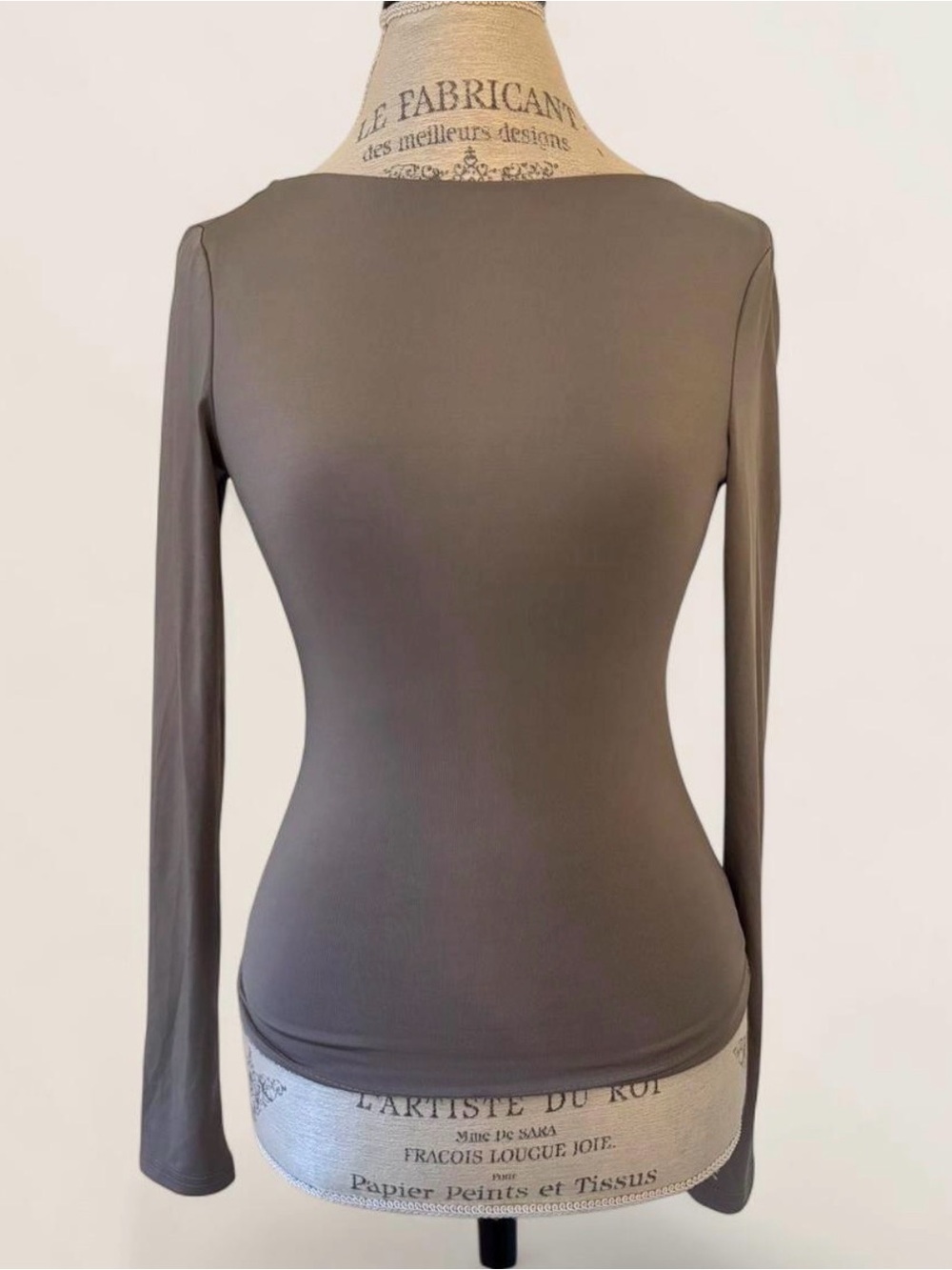 Slim Backless Long-Sleeve Women’s Top in Grey